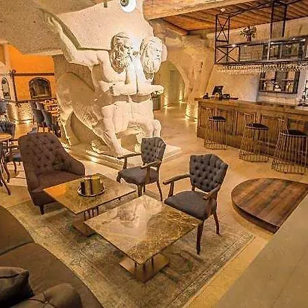 Hotel Nino Cave