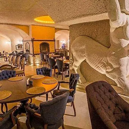 Hotel Nino Cave